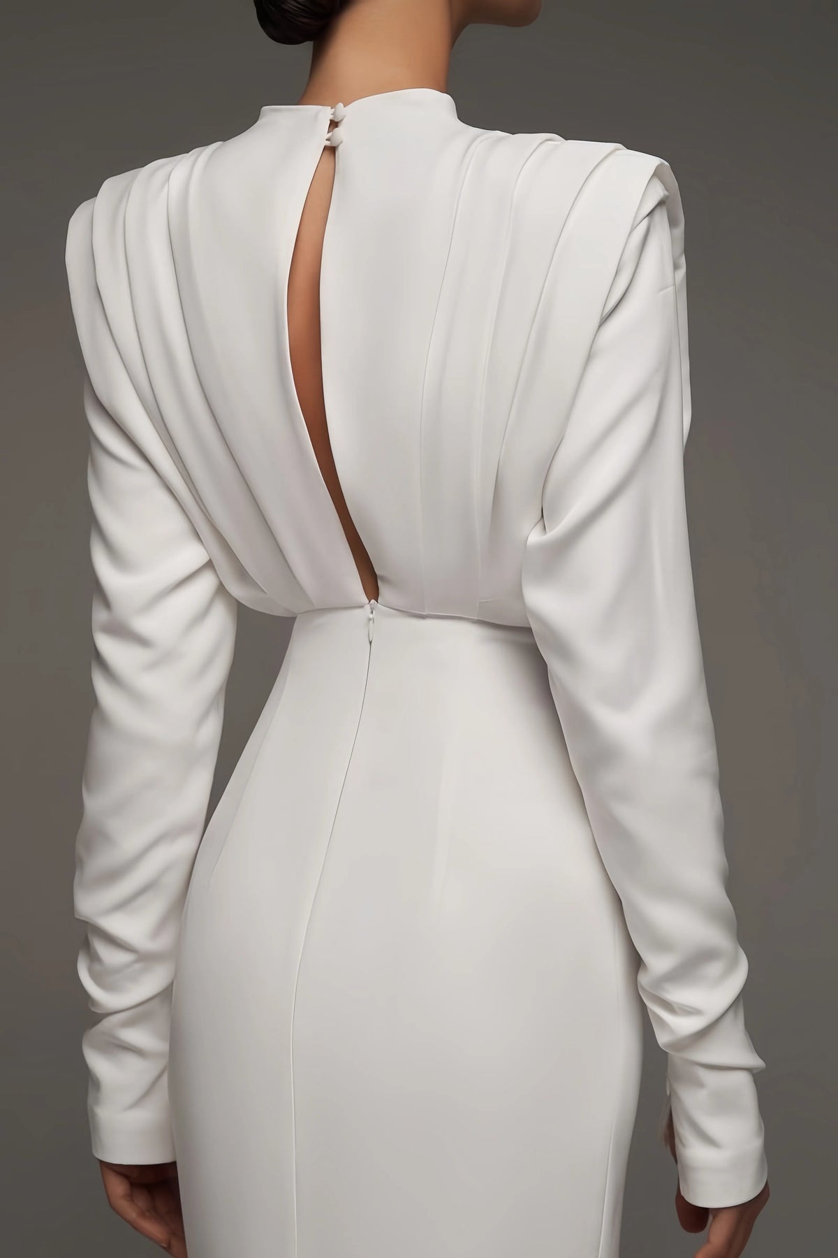 Rona – Hochgeschlossenes Maxikleid mit Schlitz – Weiß