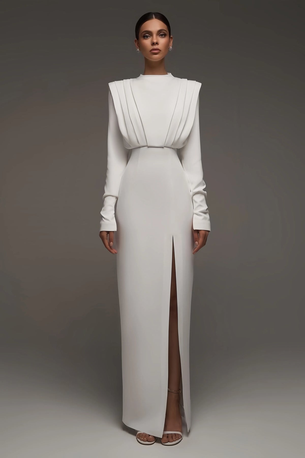 Rona – Hochgeschlossenes Maxikleid mit Schlitz – Weiß